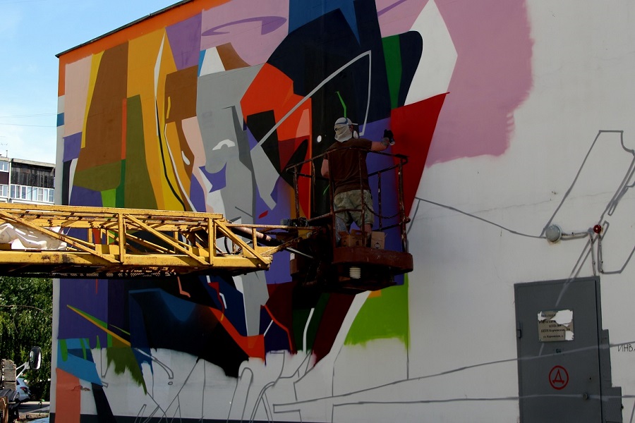 Работа уличных художников на фасаде Теплоэнерго в рамках фестиваля-2019