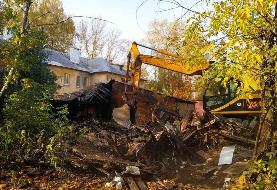 Сараи сносят на ул.Бекетова в Нижнем Новгороде