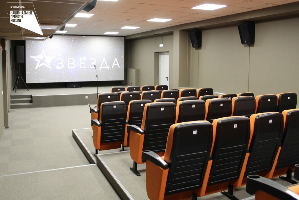 Новый кинозал открылся в п.Мулино Володарского района по нацпроекту