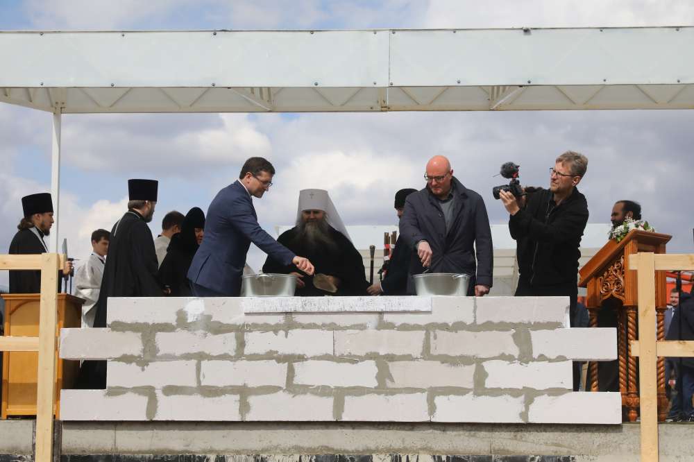 Дмитрий Чернышенко и Глеб Никитин приняли участие в закладке капсулы на месте строящегося духовно-просветительского центра в Дивееве