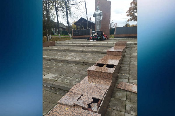 Поврежденный вандалами памятник в Ветлуге будет восстановлен в ближайшее время