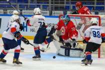Матч с участием легенд отечественного хоккея и ветеранов Торпедо прошел в Нижнем Новгороде
