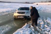 Рыбак на автомобиле провалился под лёд в Воротынском районе