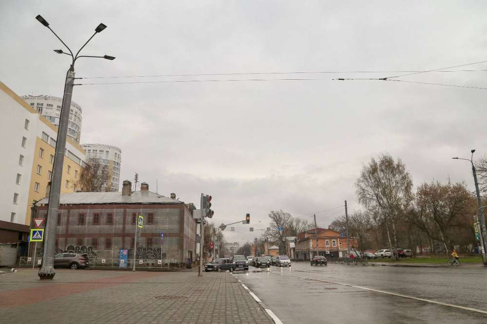 Провода над площадью Сенной, улицей Родионова и Казанском шоссе уберут под землю