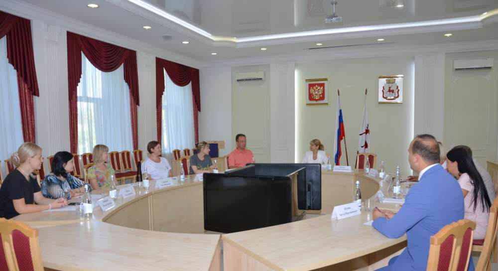 Представители администрации Нижнего Новгорода и Харцызска обсудили опыт работы с молодежью