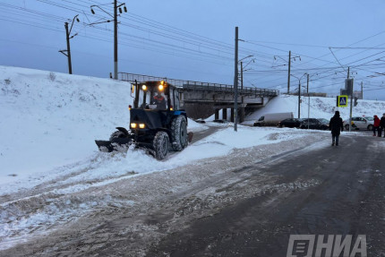 Коммунальщики Нижнего Новгорода борются в последствиями снегопада