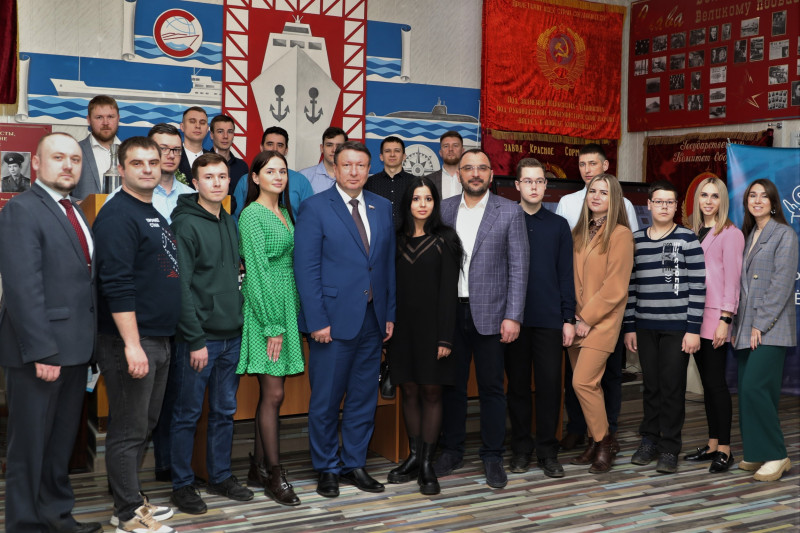 Члены Совета работающей молодежи Нижегородской области посетили завод 