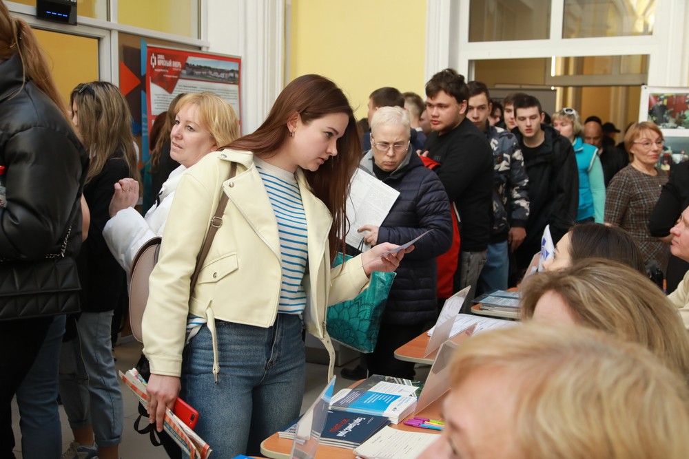 Более 3 тысяч человек посетили региональный этап Всероссийской ярмарки трудоустройства в Нижегородской области