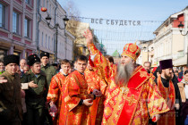 Пасхальный крестный ход в Нижнем Новгороде