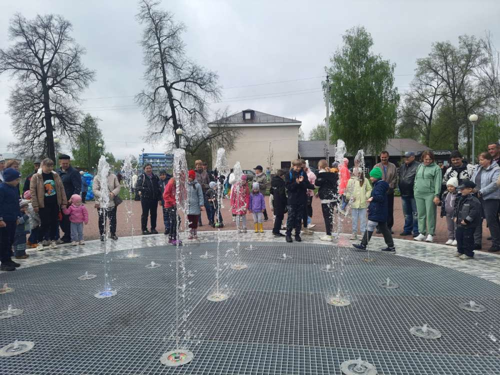 Пешеходный фонтан открыли в Первомайске по программе ФКГС