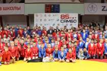 Zа самбо вместе!: нижегородские чемпионы разных поколений вышли на ковер в честь 85-летия самбо