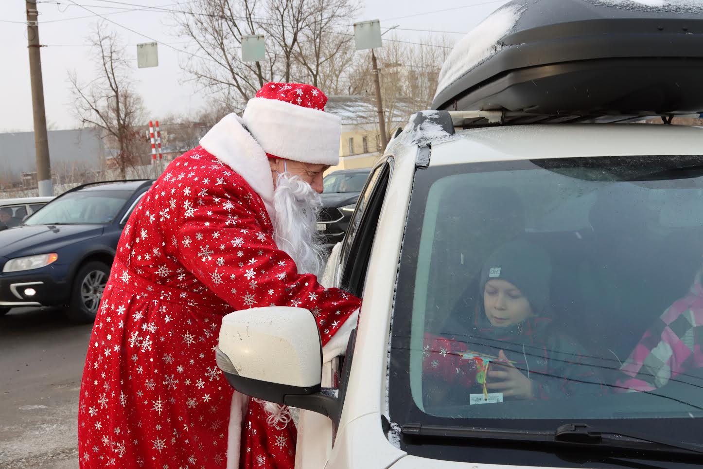 Дед Мороз-полицейский поздравил автолюбителей Нижнего Новгорода |  27.12.2023 | Нижний Новгород - БезФормата