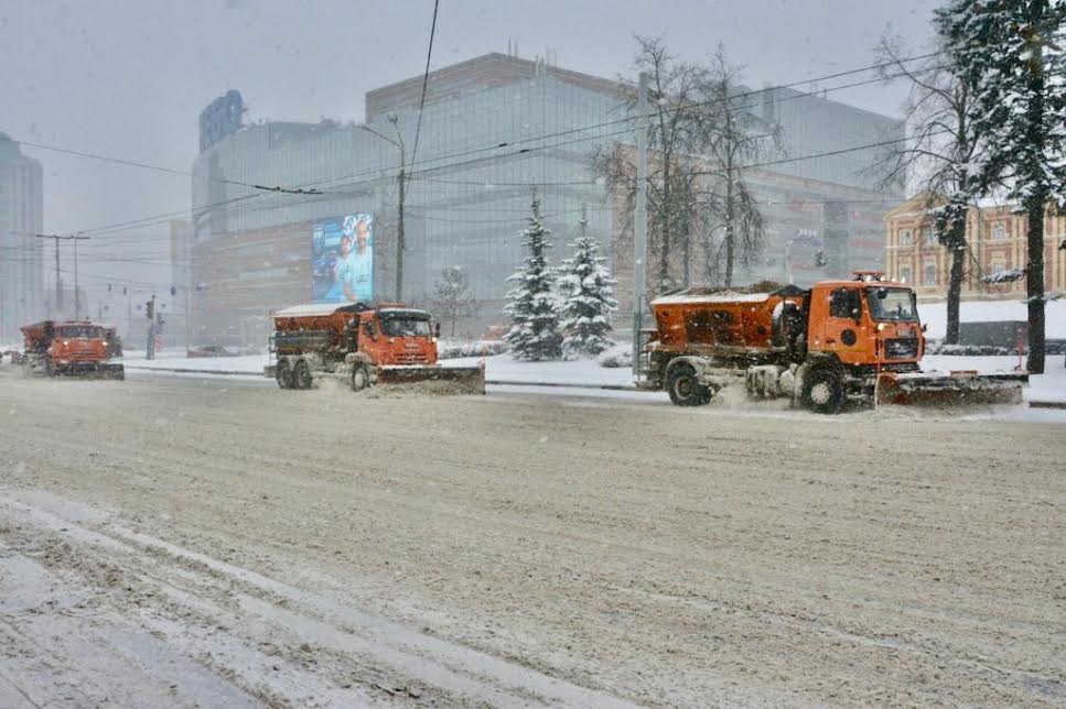 Дорожные службы Нижнего Новгорода переведены на усиленный режим работы из-за снегопада