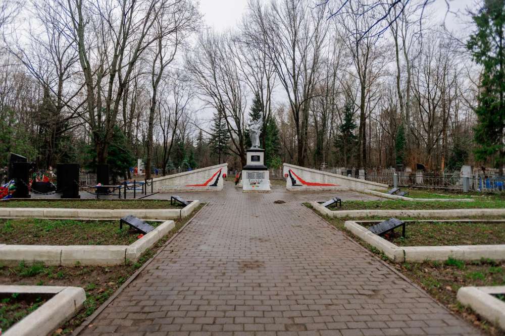 Волонтеры приводят в порядок мемориалы и памятники героям ВОВ в Нижегородской области