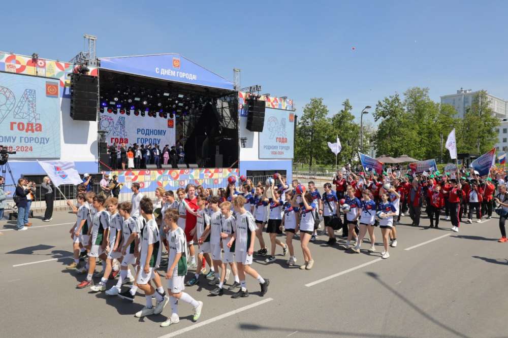 Более 10 тысяч дзержинцев приняли участие в праздничном параде в День города