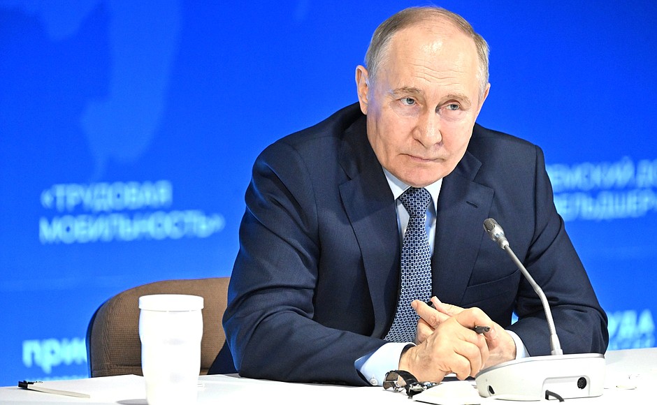 Владимир Путин: изменения по налогам планируется принять в августе 2024 года