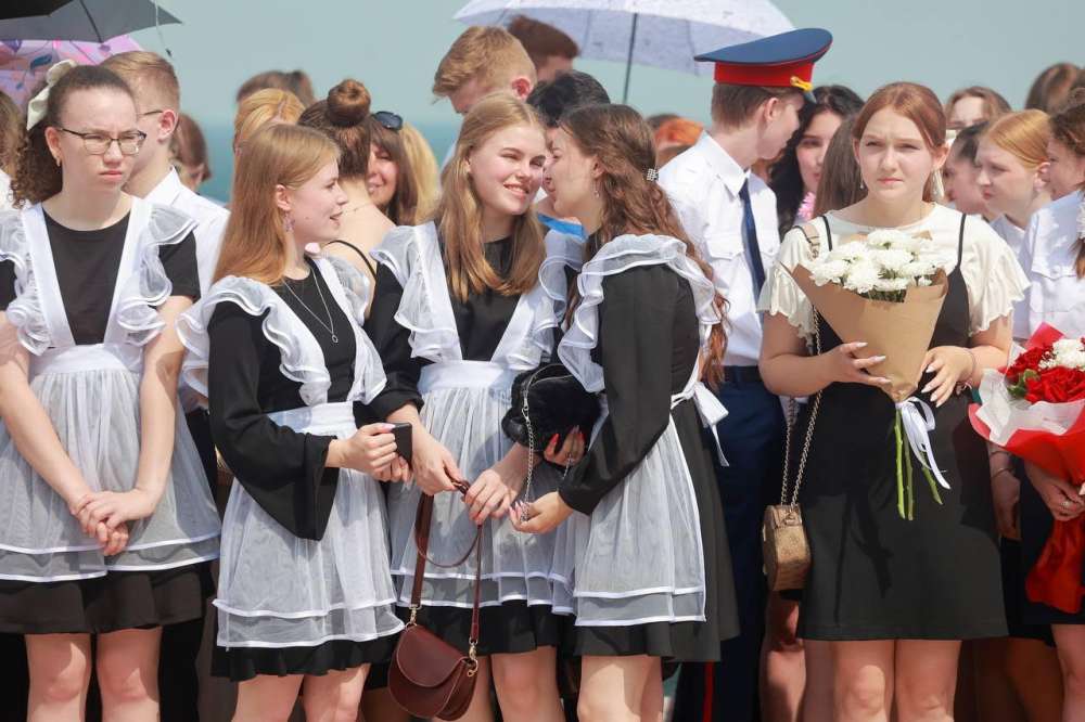 Почти 700 выпускников Нижнего Новгорода окончили школу на 