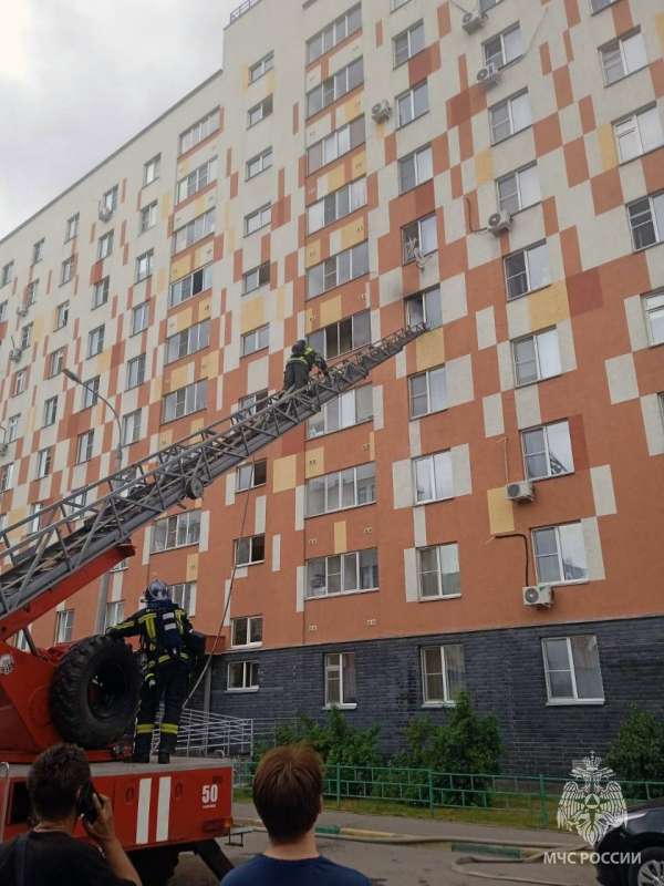 Два человека спасены и 25 эвакуированы на пожаре в Нижнем Новгороде