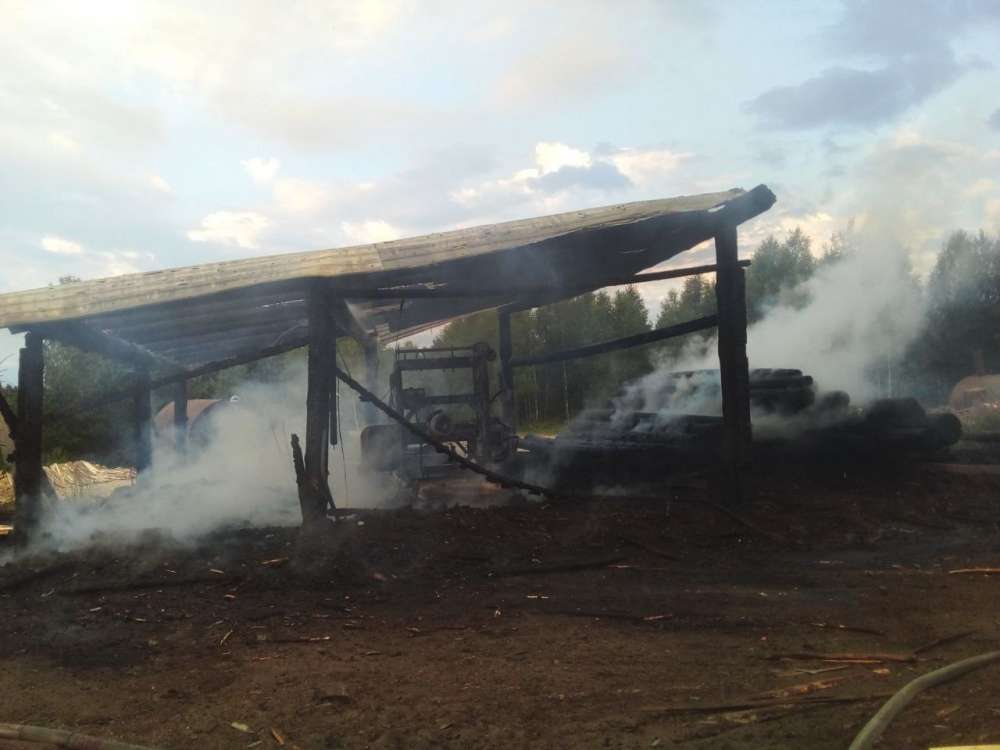 Пожар на пилораме в деревне Щегольное успешно ликвидировали