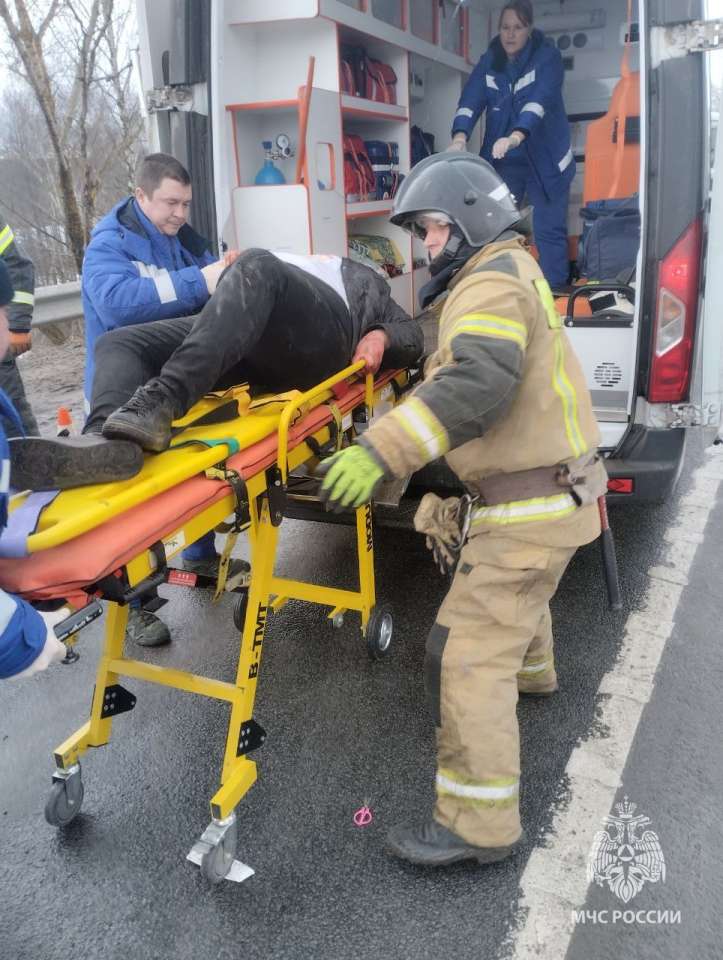 Двое погибли при столкновении грузовика и легковушки возле Навашина