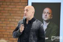 Прилепин рассказал, что еще три фигуранта его дела не задержаны