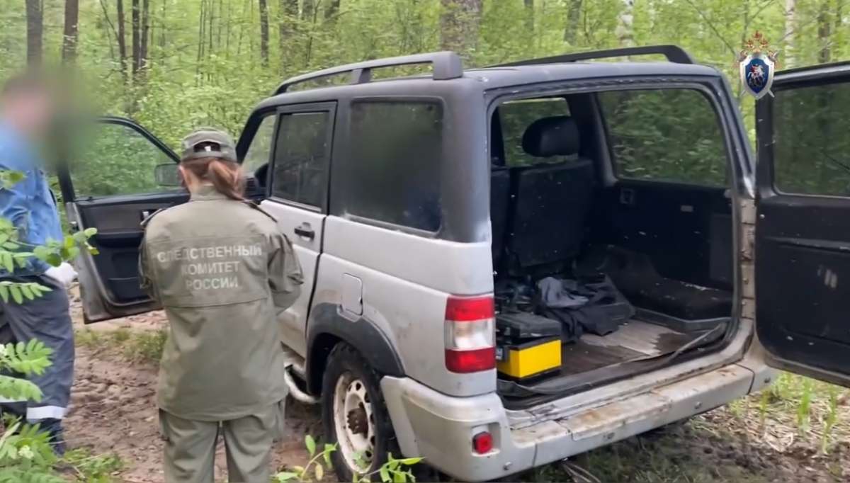 Автомобиль с четырьмя трупами нашли в Выксе (видео)