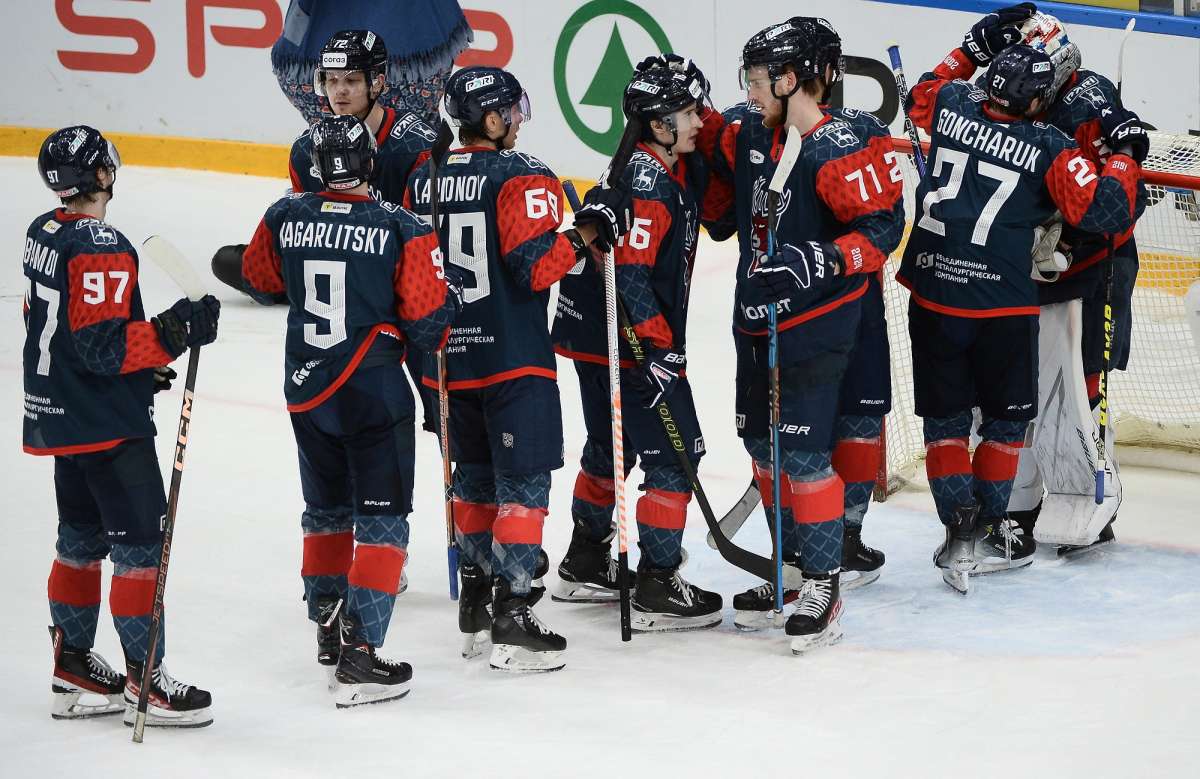 Перестройка началась: игроки начали покидать нижегородское Торпедо