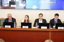 Спикер ЗСНО Евгений Люлин призвал молодежь активнее проявлять себя в важных региональных проектах