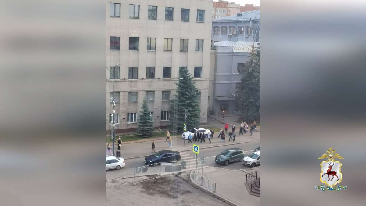 Студента оштрафовали за парковку на тротуаре в центре Нижнего Новгорода