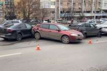 Четыре автомобиля столкнулись на Белинке в Нижнем Новгороде