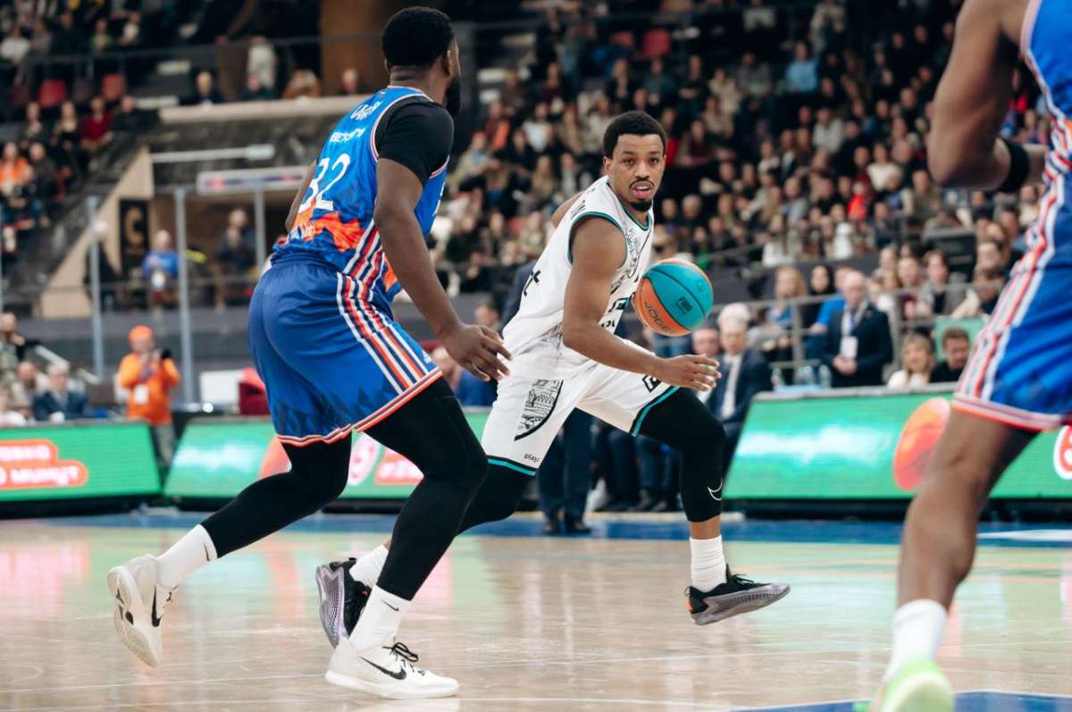 Баскетболисты Пари НН уступили Бетсити Парма в концовке матча