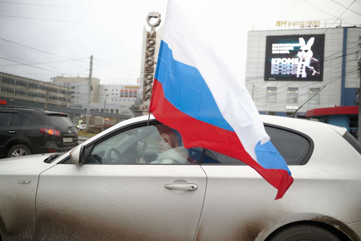 Нижегородские соцучастковые устроили автопробег в честь Дня Героев Отечества
