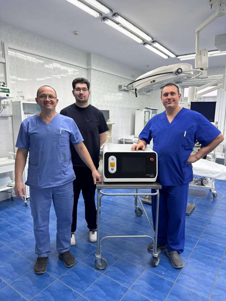 Урологи Борской ЦРБ провели первую лазерную литотрипсию