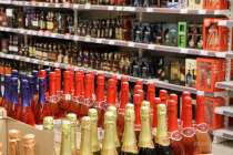 В Госдуме предложили наносить на бутылки с алкоголем пугающие изображения