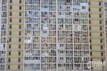 Окно жилого дома повреждено после отражения атаки БПЛА в Дзержинске