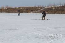 Двое мужчин провалились под лед в Нижегородской области
