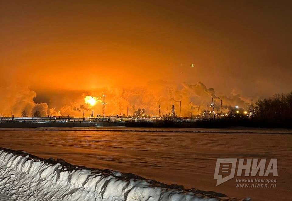 Массовая атака БПЛА в Нижнем Новгороде: повреждены объекты Лукойла и ТЭЦ