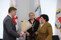 Нижегородкам-матерям погибших на СВО бойцов вручили почетный знак «Признание»