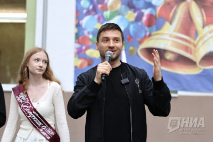 В самое сердце: Сергей Лазарев пришел на последний звонок к нижегородцам