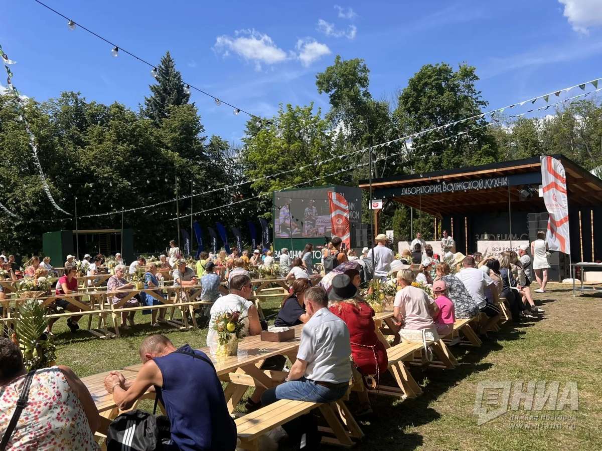 «За одним столом»: масштабный гастрофестиваль стартовал в Нижнем Новгороде