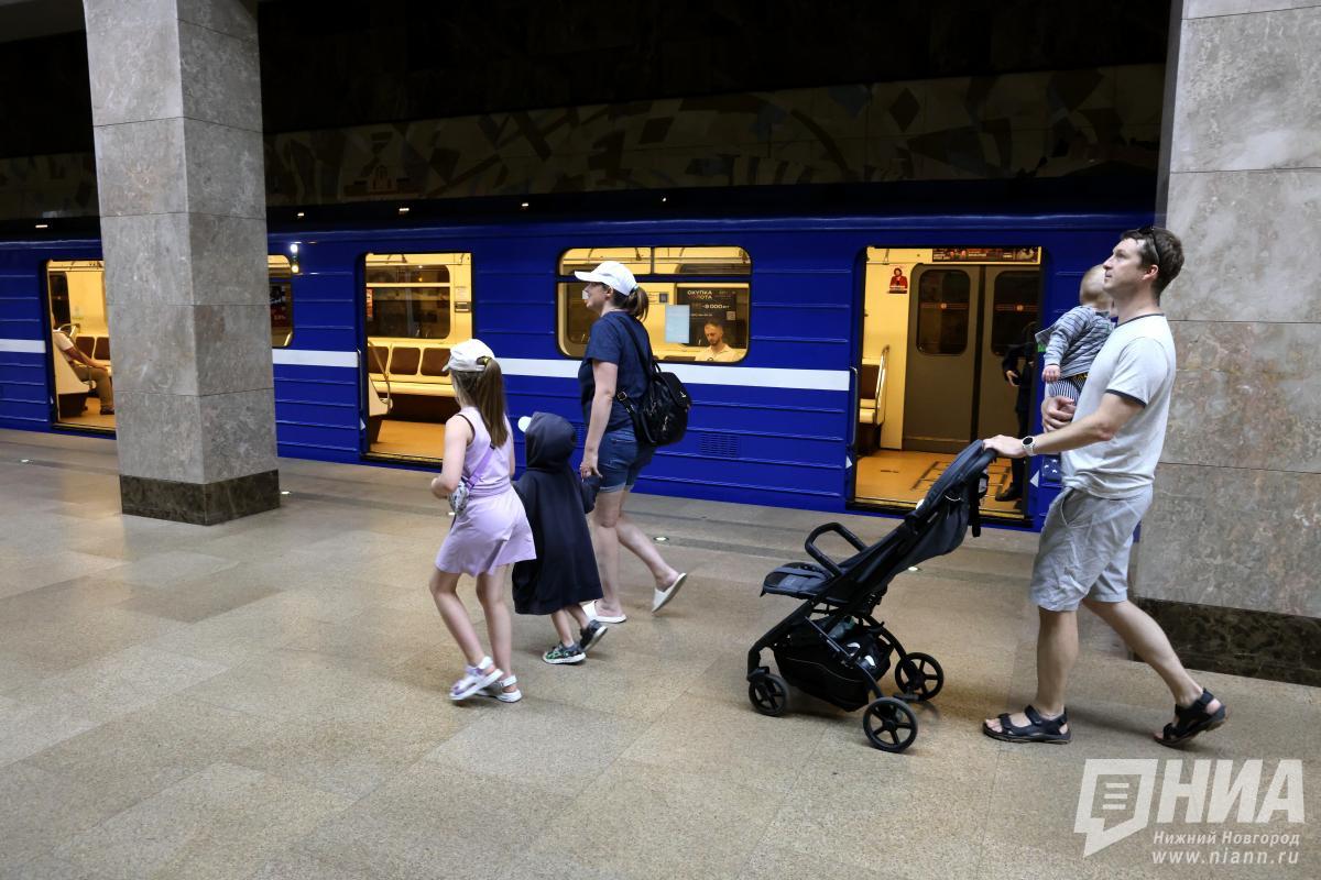 Стало известно, почему задержались поезда на станции метро «Горьковская»