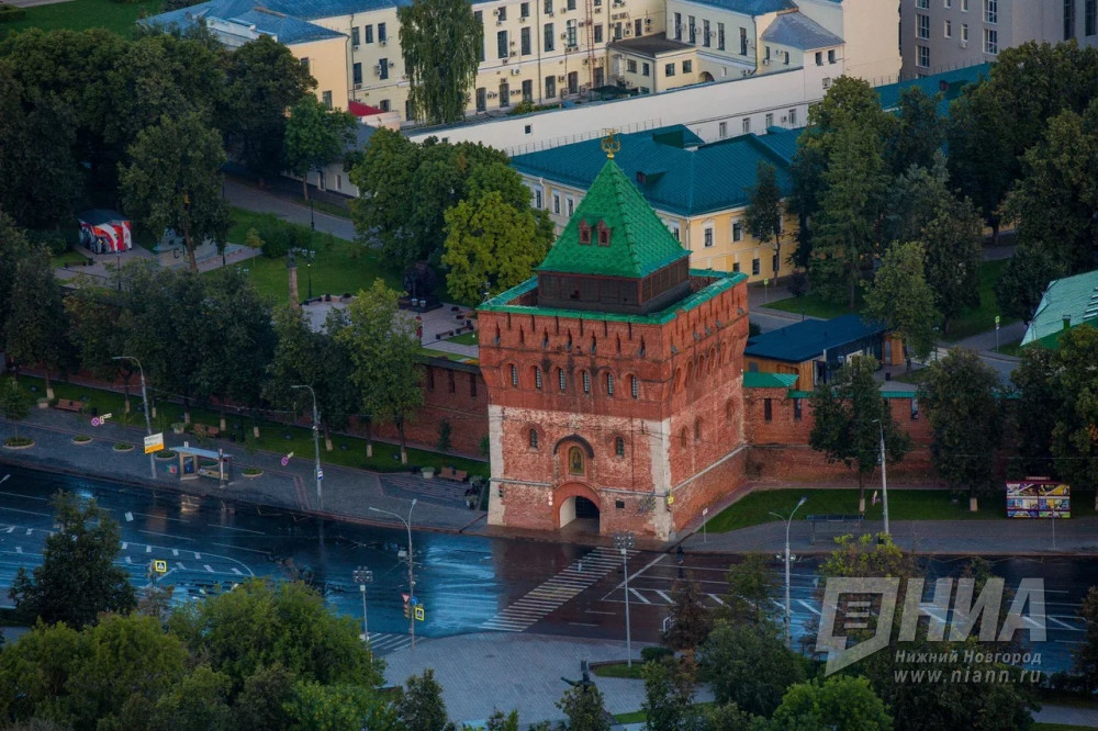 Нижегородец выстрелил из сигнального пистолета в кремль: полиция начала проверку